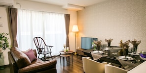 Coffres-forts dans les chambres, décoration personnalisée, bureau