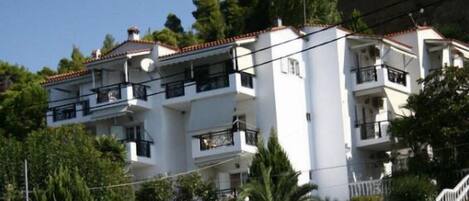 Fachada de la propiedad