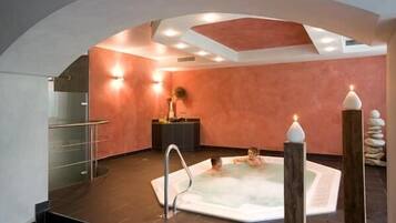 Bain à remous intérieur