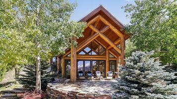 House, 4 Bedrooms | Exterior