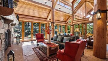 House, 4 Bedrooms | Interior