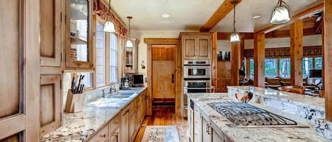 하우스, 침실 5개 | 전용 주방 | 대용량 냉장고, 전자레인지, 오븐, 쿡탑