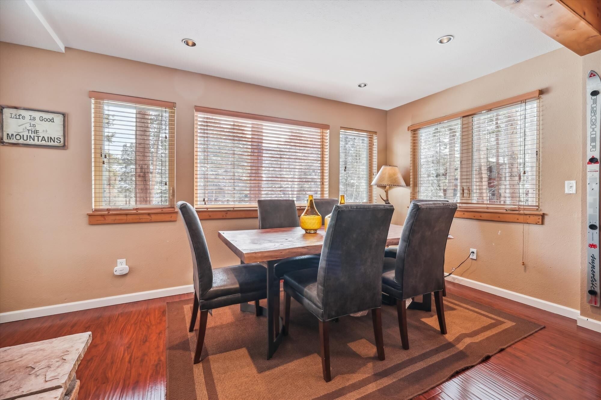 Condo, 2 Bedrooms | Dining