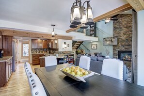 Condo, 3 Bedrooms | Dining