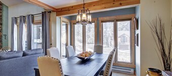 4 O'Clock Lodge D26 - Walk to Lifts/Walk to Town by RedAwning