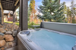Townhome, 3 Bedrooms | Outdoor spa tub