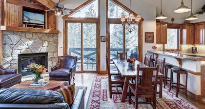 Amber Sky - Ski-In/Ski-Out by RedAwning
