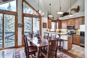 Townhome, 3 Bedrooms | Dining