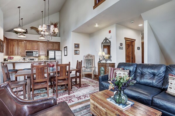Townhome, 3 Bedrooms | Interior