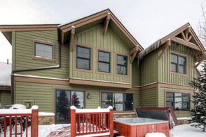 Maison mitoyenne, 4 chambres | Enceinte de l’hébergement