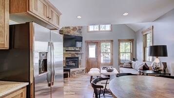 Townhome, 2 Bedrooms | Living area | Smart TV, fireplace