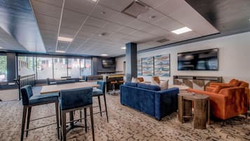 Condo, 2 Bedrooms | Interior