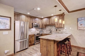 Condo, 2 Bedrooms | Private kitchen | Fridge, oven, coffee/tea maker, toaster