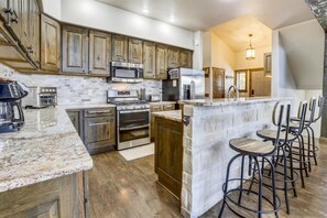 Townhome, 4 Bedrooms | Private kitchen | Full-size fridge, microwave, oven, stovetop - Highwood Hideaway 4 Bedroom Townhouse by RedAwning (Breckenridge)