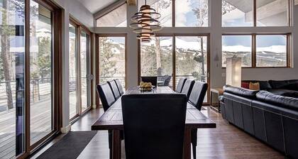 Cloud 4 Bedroom Home by RedAwning