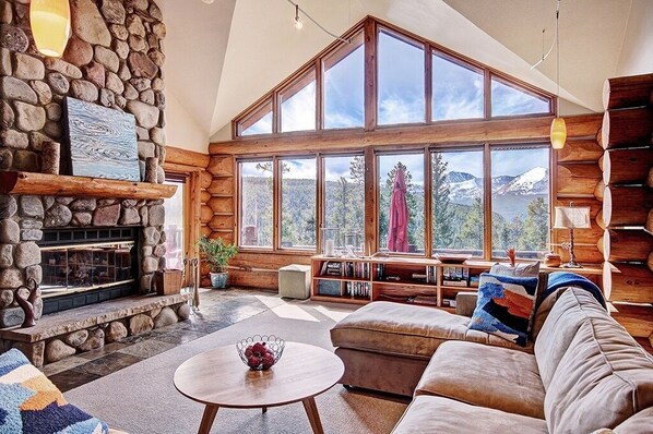 Living area - 10 Southface 5 Bedroom Home by RedAwning (Breckenridge)