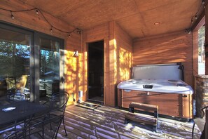 Casa de ciudad, 4 habitaciones | Tina de hidromasaje al aire libre