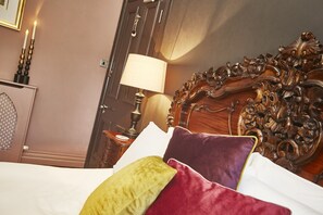 Premium bedding, individually decorated, individually furnished - Dillons of Whitby (Whitby)