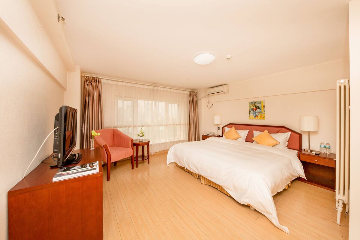 1 bedroom, minibar, in-room safe, desk