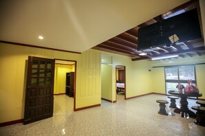 4 Bedroom House | Wohnbereich