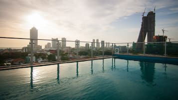 Rooftop pool