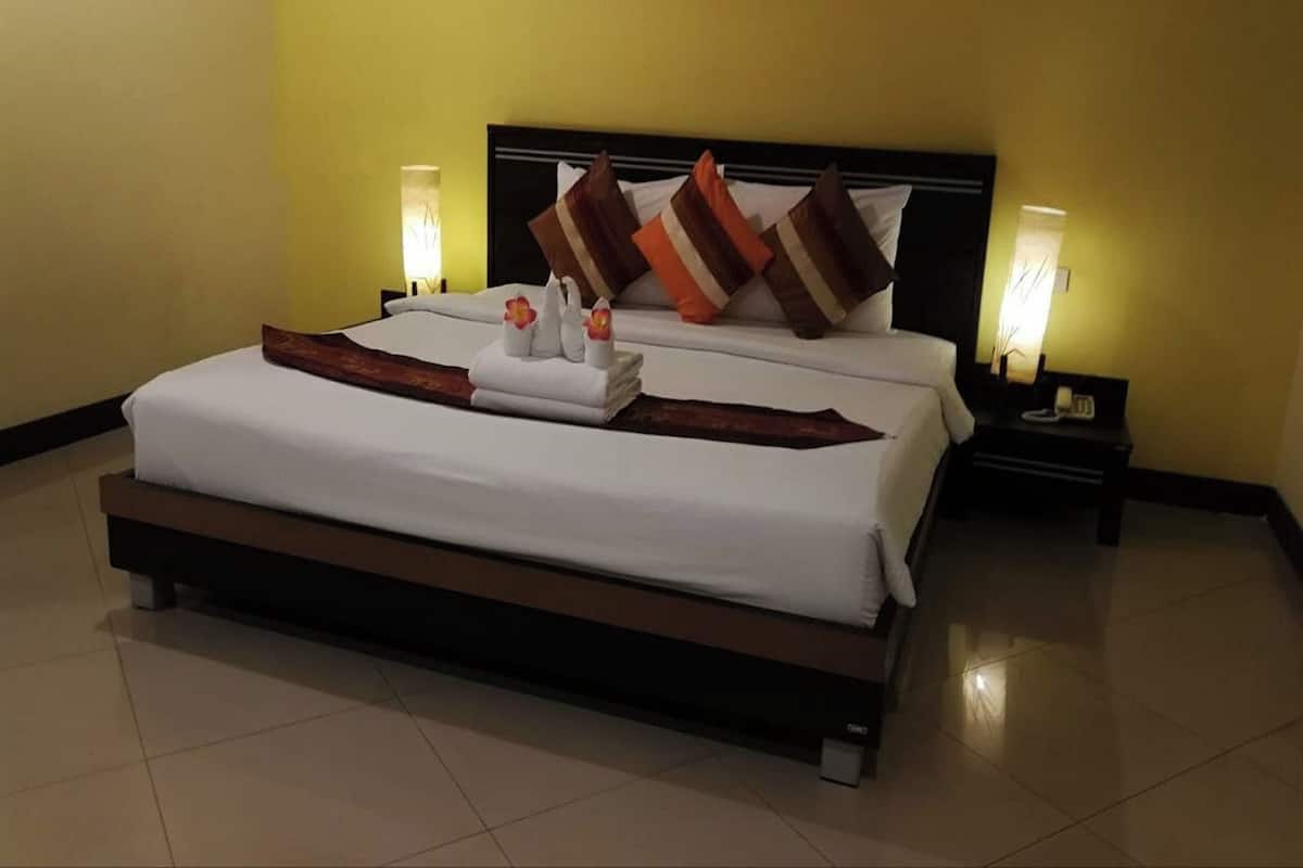Desk, blackout drapes, WiFi (free), bed sheets