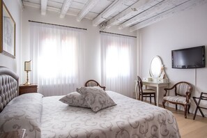 Superior Suite, 2 Bedrooms, Private Bathroom | View from room - B&B Ca' Santo Spirito (Venice)