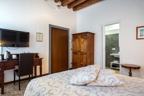 Superior Double Room, 1 Queen Bed | View from room - B&B Ca' Santo Spirito (Venice)