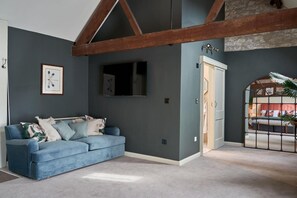 Flat-screen TV - The Langford Inn & Restaurant (Bristol)