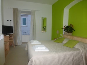 Roupas de cama premium, edredons de pluma, escrivaninha