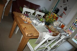 Free daily buffet breakfast - Alle porte di San Giovanni (Rome)