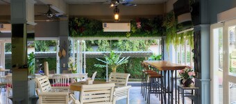 Nora Bukit Hotel