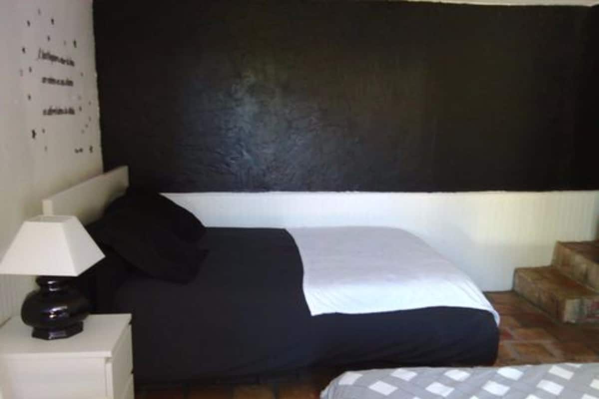 Individually decorated, individually furnished, soundproofing, free WiFi