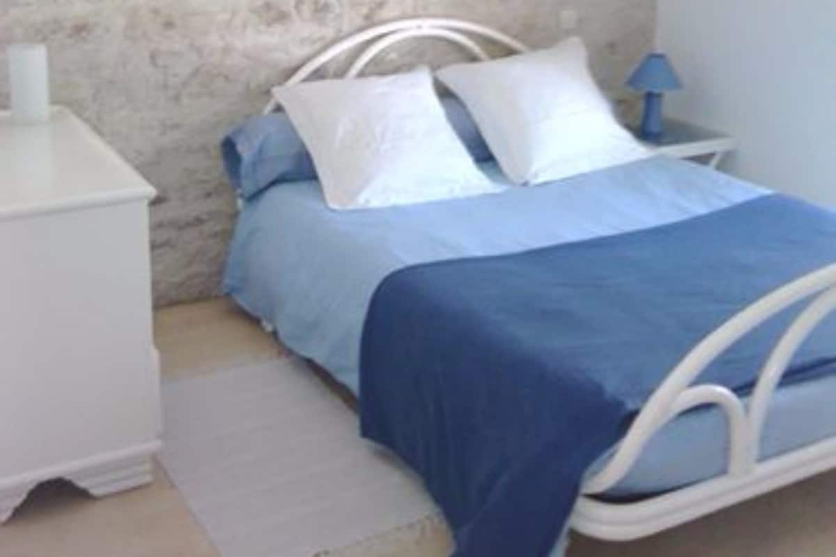 Individually decorated, individually furnished, soundproofing, free WiFi