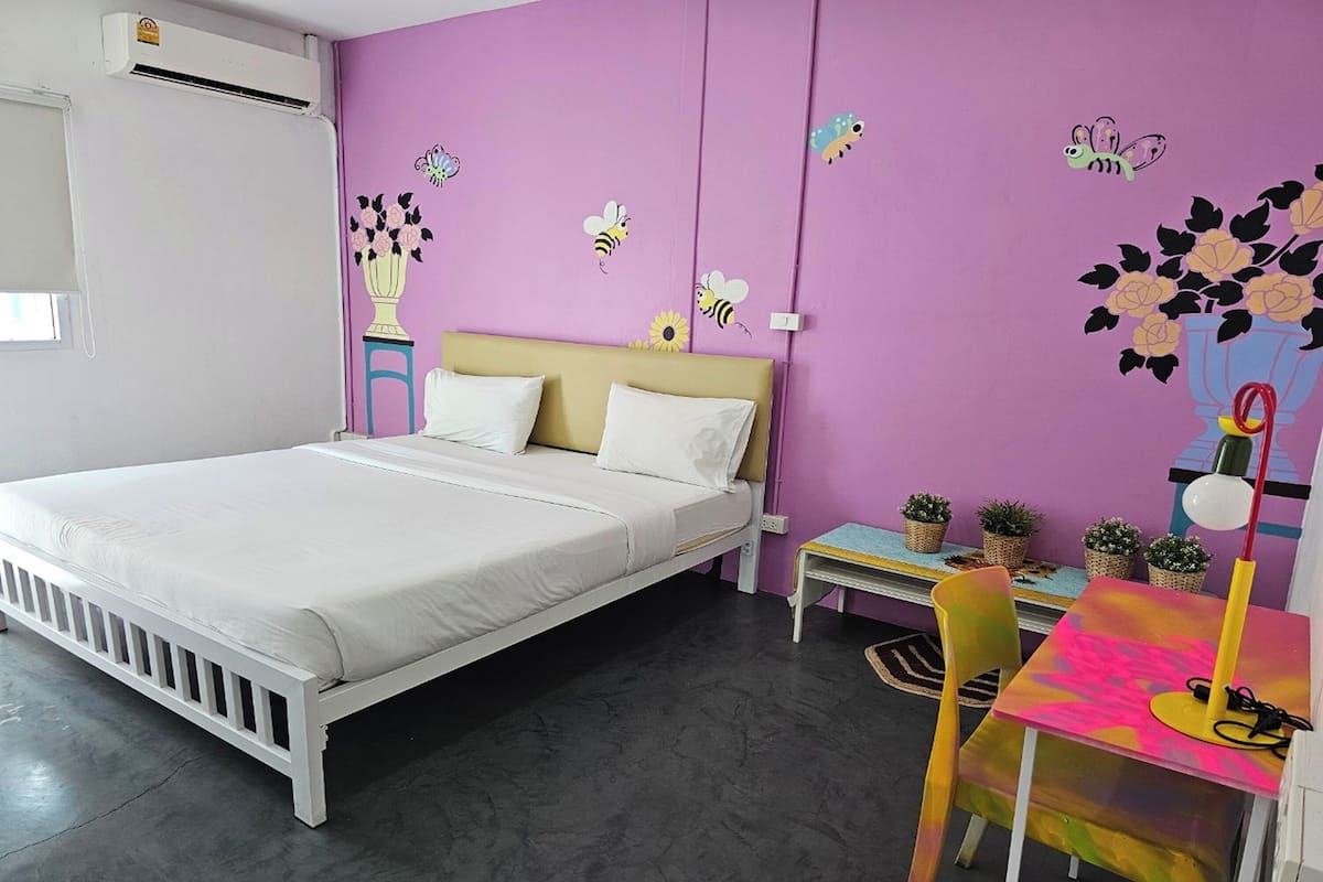 Desk, free WiFi, bed sheets