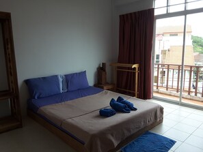 Budget Double Room with Shared Bathroom | Iron/ironing board, rollaway beds, free WiFi
