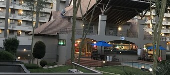 77 Grayston Apartment