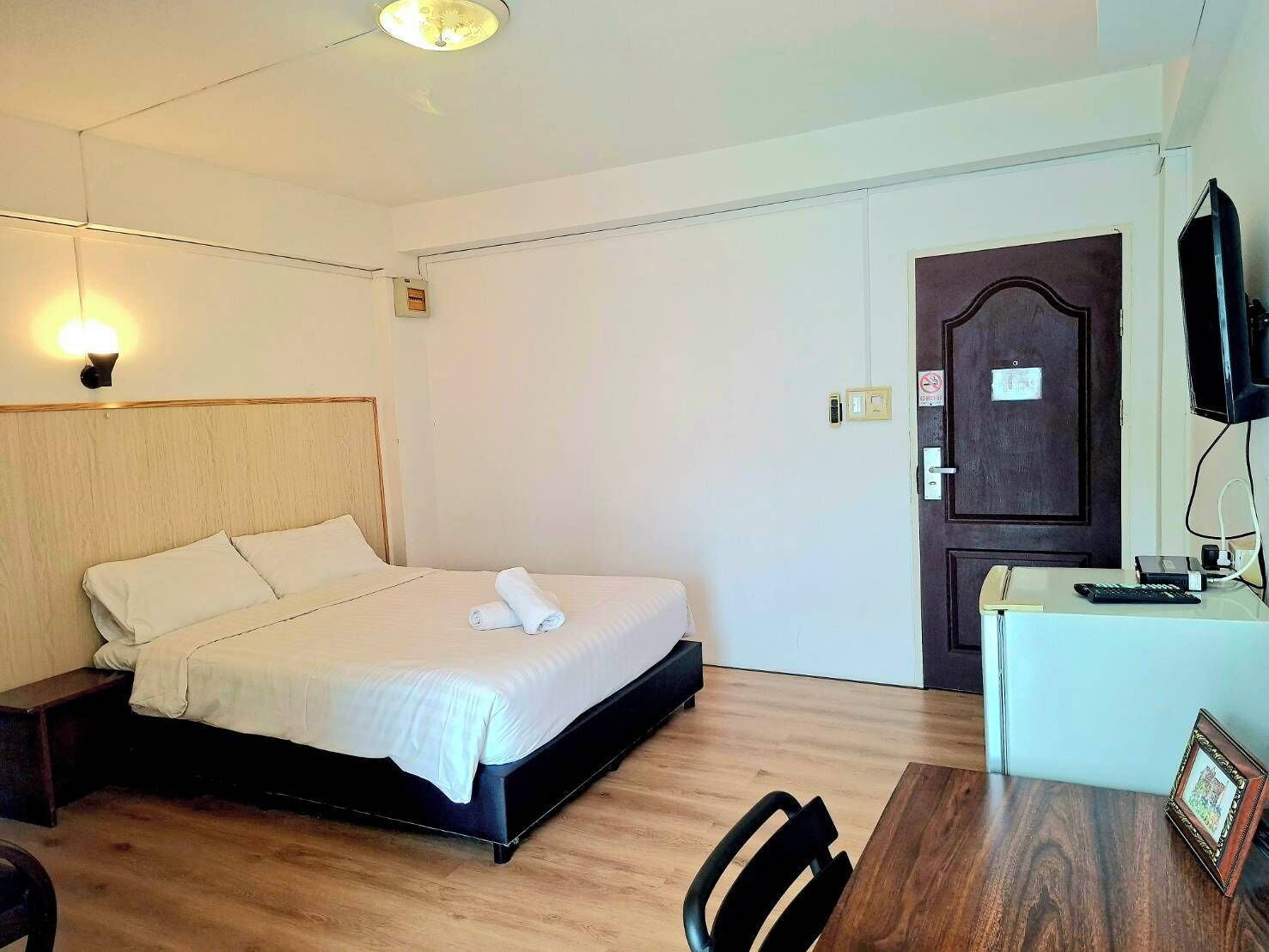 Standard Double Room | Blackout drapes, free WiFi, bed sheets