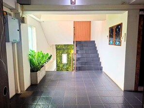 Staircase - Hotel De Ratt (Ratsada)