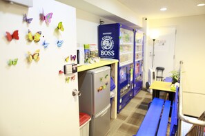 Vending machine - G'inns guest house - Hostel (Tokyo)