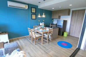 1-Bedroom Condo | Matservice på rummet