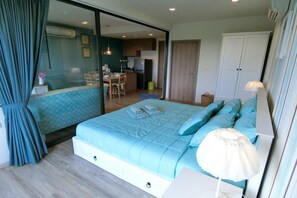 Blackout curtains, free wired Internet - Rain Cha-am Hua-hin by Noppawan (Cha-am)