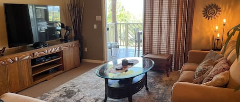 Condo, 2 Bedrooms | Living area