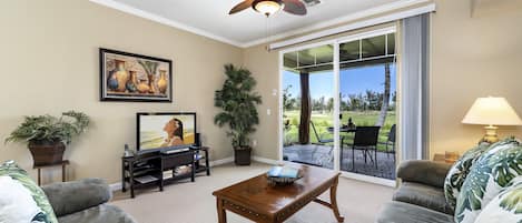 Appartement, 2 slaapkamers | Woonruimte | Smart-tv