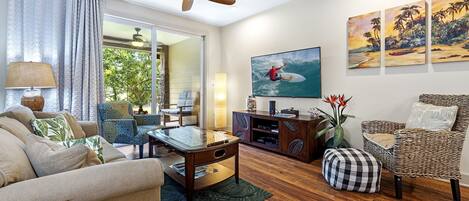 Condo, 2 habitaciones | Sala de estar | Smart TV y reproductor de DVD