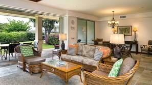 Condo, 3 Bedrooms | Living room