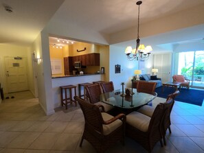 Condo, 2 Bedrooms | Dining