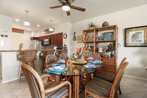Condo, 2 Bedrooms | Dining
