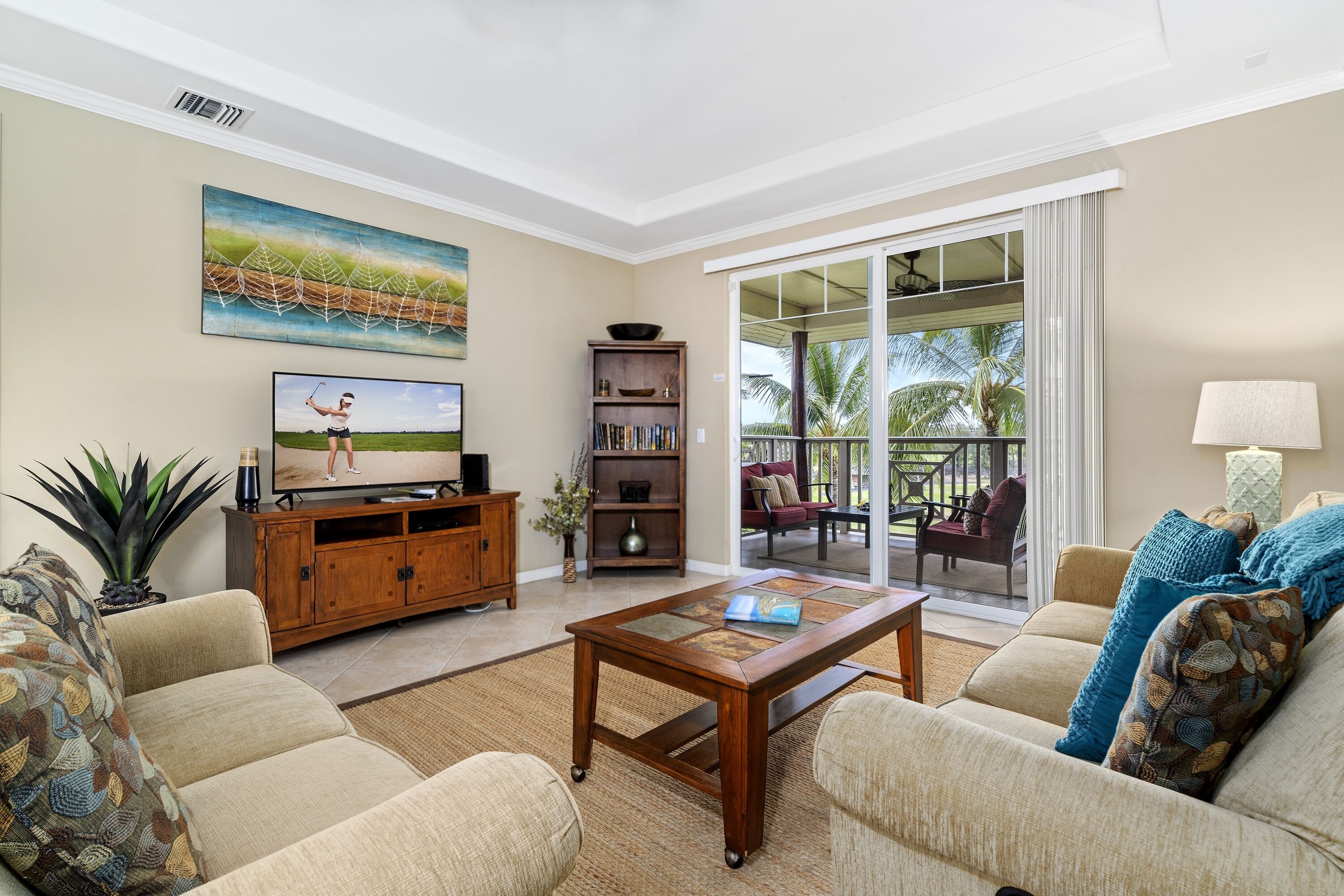 Condo, 2 Bedrooms | Living area