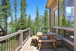 House, 4 Bedrooms | Outdoor dining